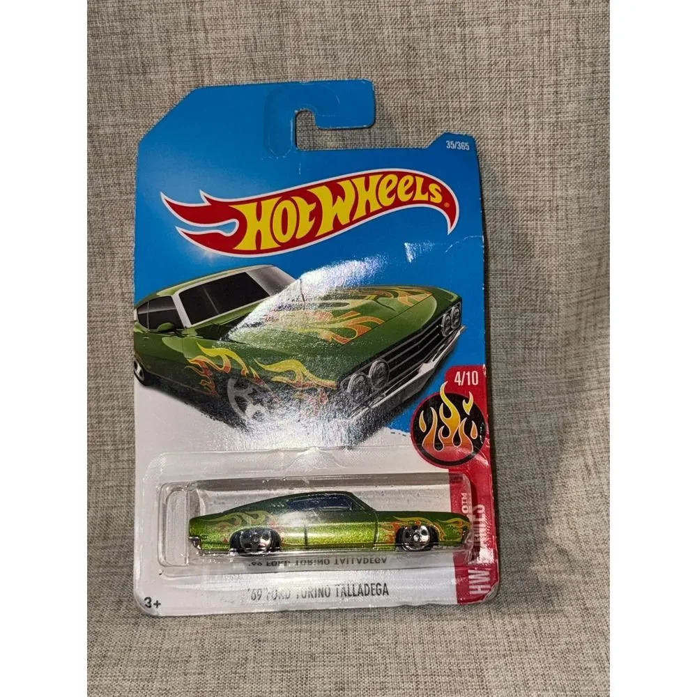 Hot Wheels 2015 69 Ford Torino Talladega HW Flames Green Metallic 4/10